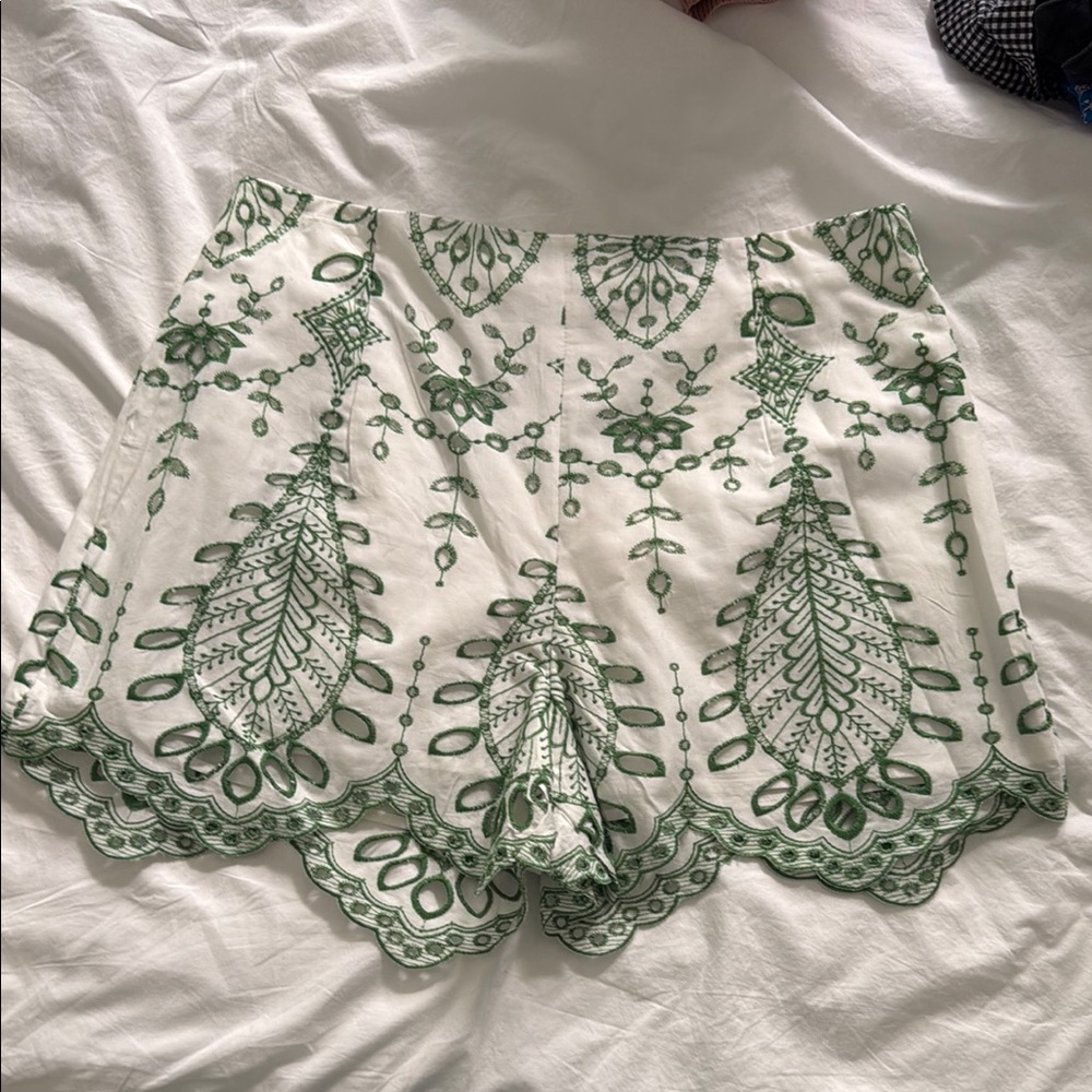 Zara Green & White Embroidered Women Shorts Medium